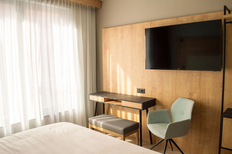 Bedroom 3, Radisson Hotel Liege City Centre, Liège