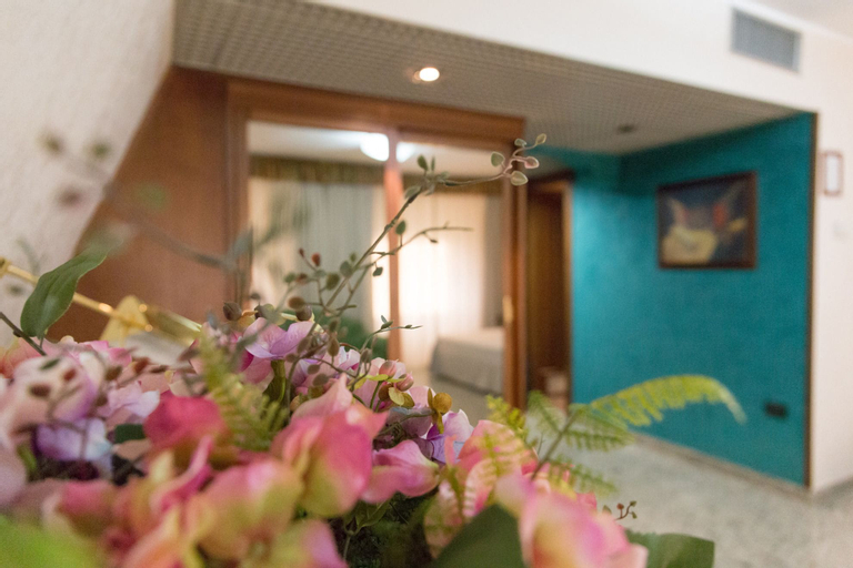 Exterior & Views 2, Hotel Residence Arcobaleno, Reggio Di Calabria