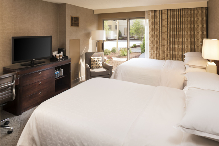 Bedroom 3, Sheraton Hartford South Hotel, Hartford