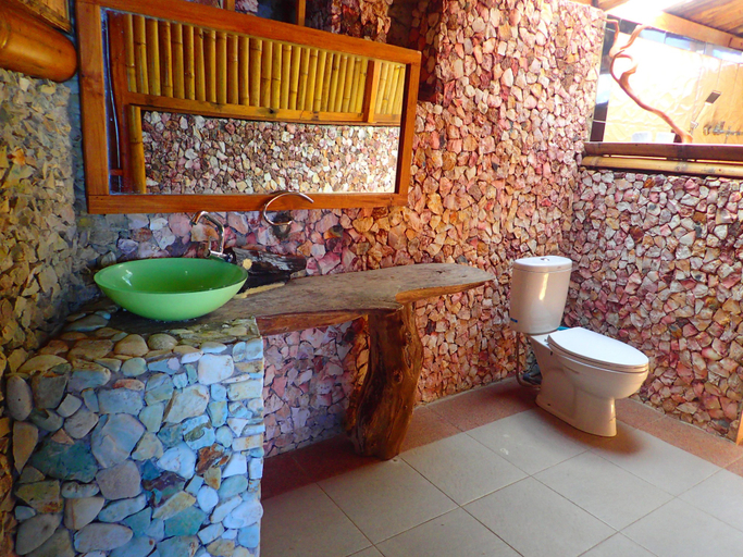 Bathroom 5, Waecicu Eden Beach Hotel, Manggarai Barat