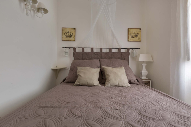 Bedroom 2, 1970 Trulli Del Monsignore by Perle di Puglia, Brindisi
