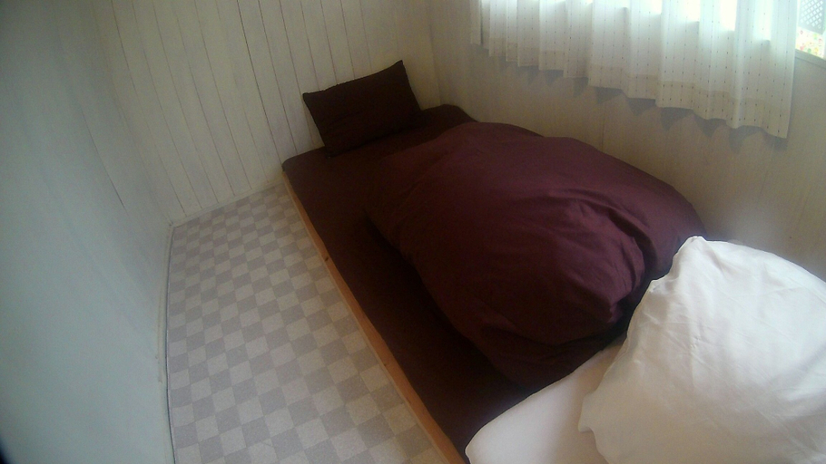 Bedroom 3, Guesthouse Nandeyanen - Hostel, Motobu
