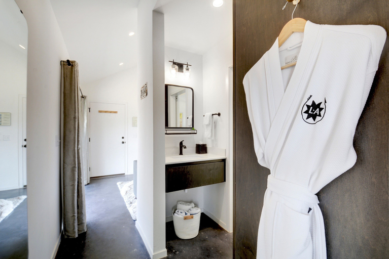 Bathroom 4, Lucky Arrow Retreat - Dripping Springs, Hays