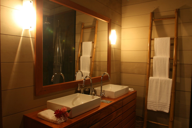 Bathroom 5, Hamadryade Lodge, Tena