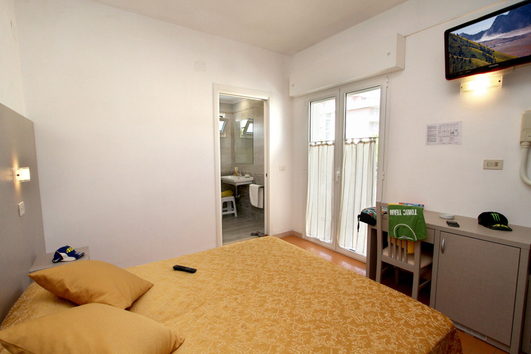 Bedroom 2, HOTEL PATRIZIA, Rimini
