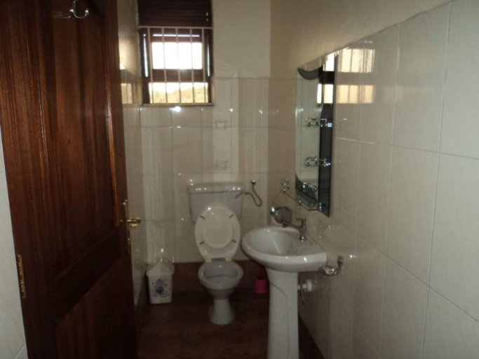 Bathroom, Georgia Hotel, Kampala
