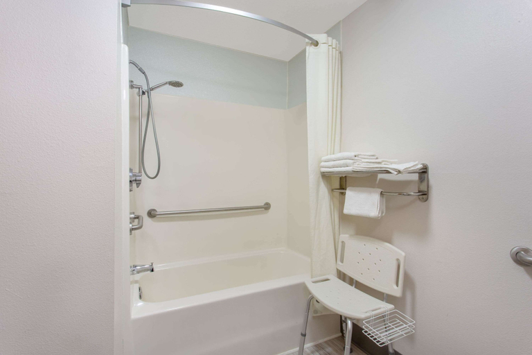Bathroom 4, Super 8 by Wyndham Bedford, Lawrence