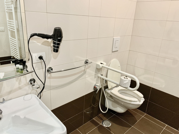 Bathroom 2, Romano b&b, Bari
