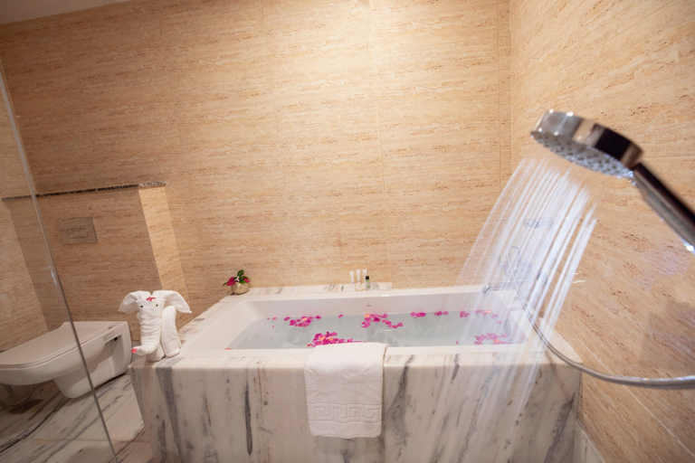 Bathroom, The Lalita Grand, Mathura