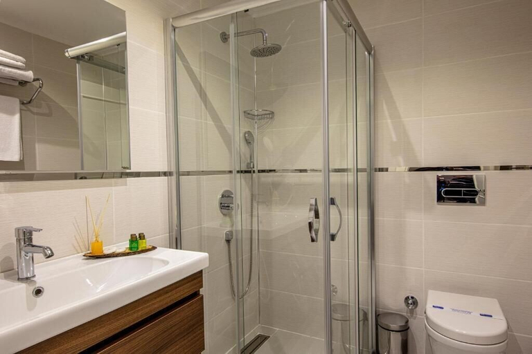 Bathroom 5, Mr Beyaz Butik Hotel, Beşiktaş
