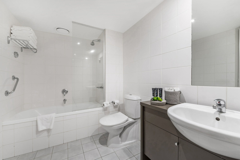 Bathroom 3, Mantra Southbank Melbourne, Melbourne