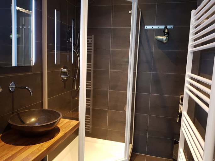 Bathroom 3, Hotel Bor Scheveningen, The Hague