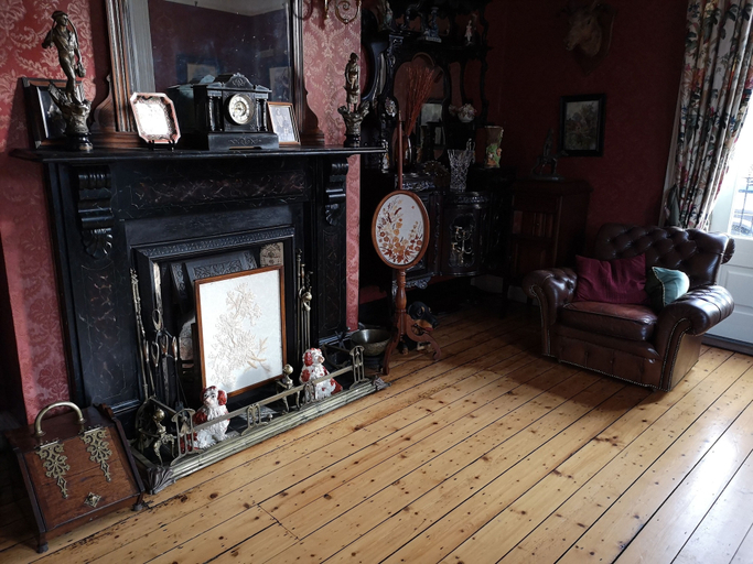 Others 5, Glen Gat House