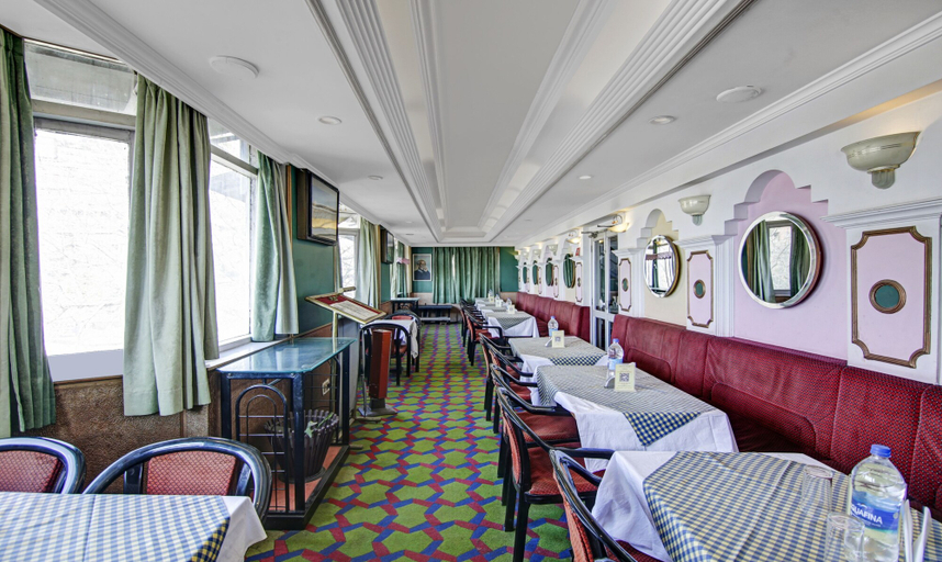 Food & Drinks 3, Itsy Hotels Crystal Palace Shimla With Valley View, Shimla