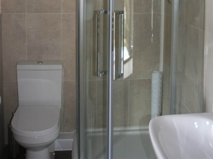Bathroom 3, The Old School House, Powys