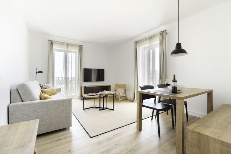 Others 5, Port Plaza Apartments, Tarragona