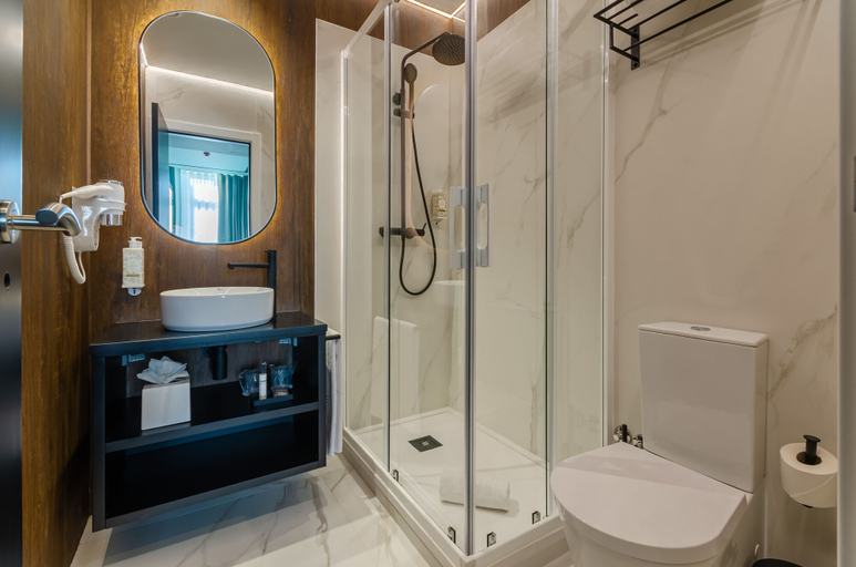 Bathroom 4, Nicola Rossio Hotel, Lisbon
