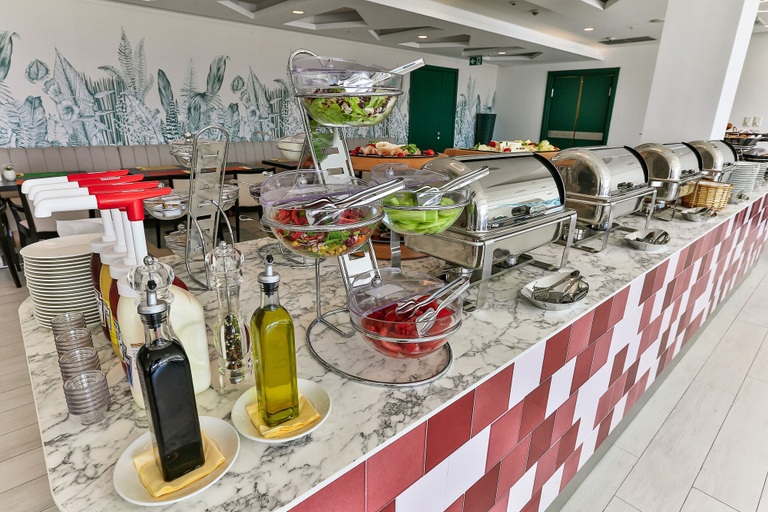 Food & Drinks 5, Hotel Plaza