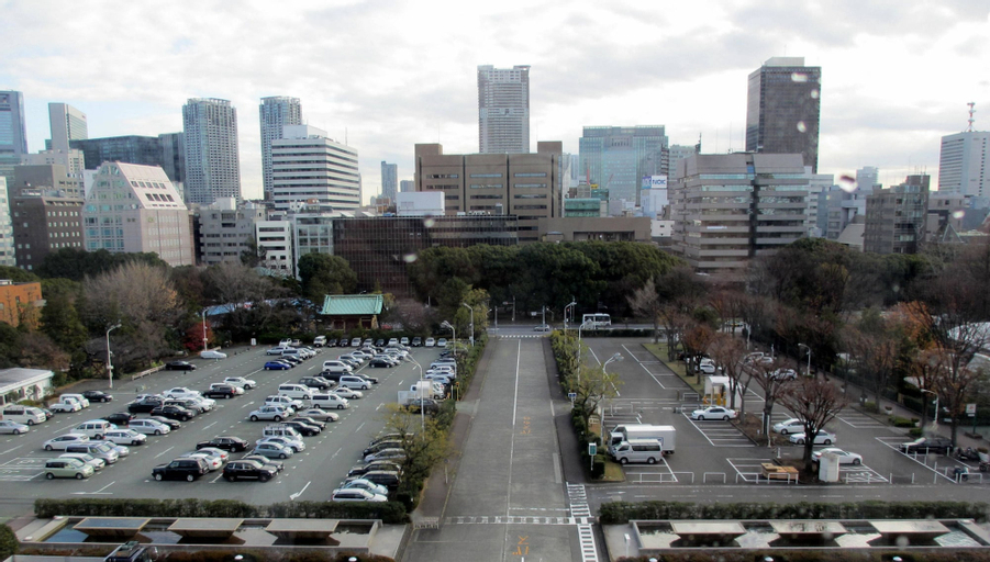 Exterior & Views 11