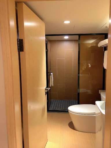Bathroom 4, JI Hotel (Shanghai Xuhui Yueyang Road), Shanghai