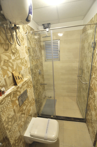 Bathroom 3, Hotel Shreesh Kolkata, South 24 Parganas