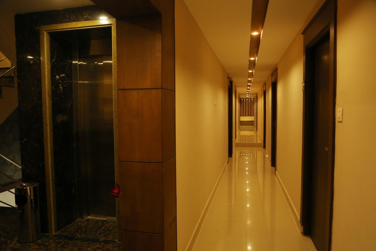 Others 5, Hotel Santhi Bhavan, Chennai