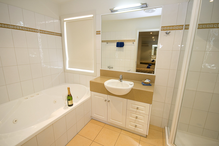 Bathroom 5, Anchorage Motel and Villas, Surf Coast - West
