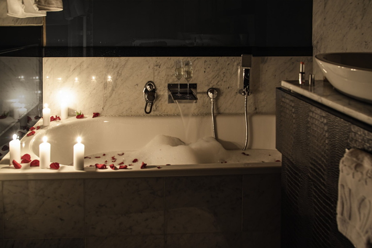 Bathroom 5, Hotel San Gian, Maloja