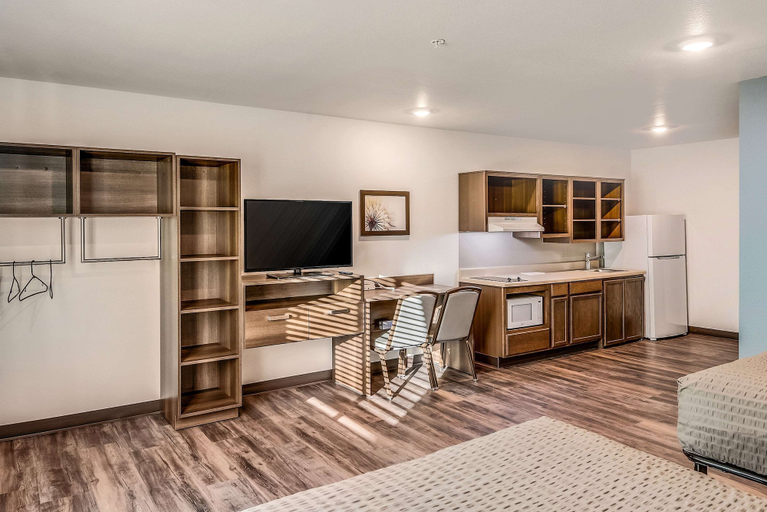 Others 5, Woodspring Suites West Des Moines, Dallas