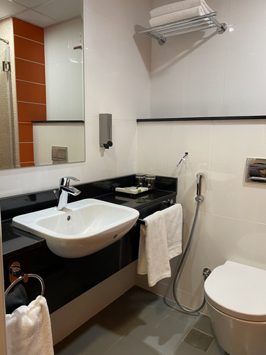 Bathroom 5, Wescott Hotel, Dubai