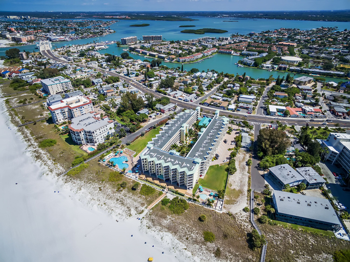 Exterior & Views 2, Sunset Vistas Two Bedroom Beachfront Suites, Pinellas