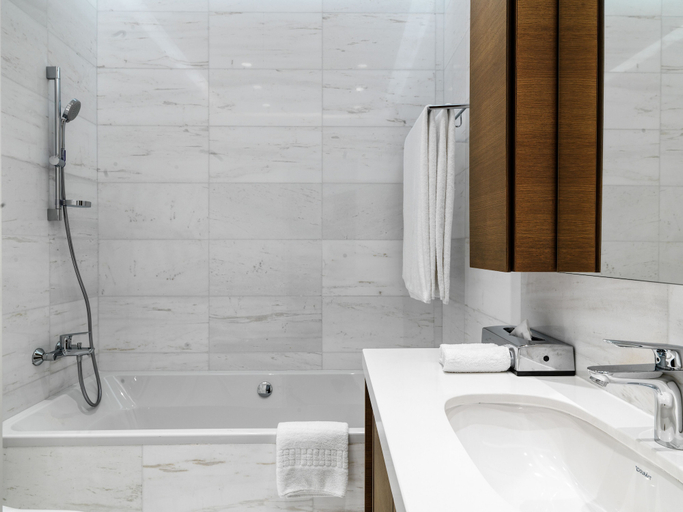 Bathroom 4, The Tower at St Raphael Resort