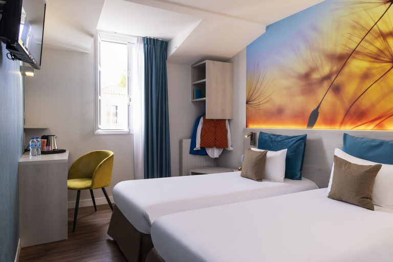 Bedroom 3, Hotel Fontarabie, Vendée