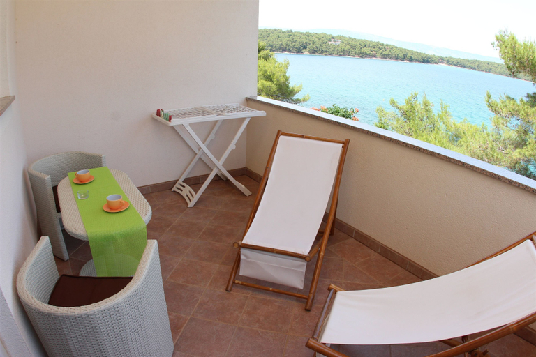 Others 5, Apartment Nikola, Jelsa