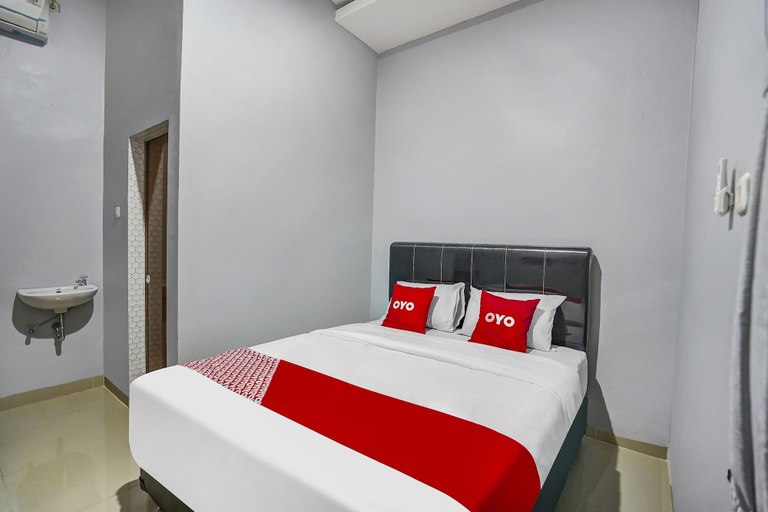 Bedroom 2, Hotel O Beda Arga Near Rs Royal Prima Ayahanda, Medan