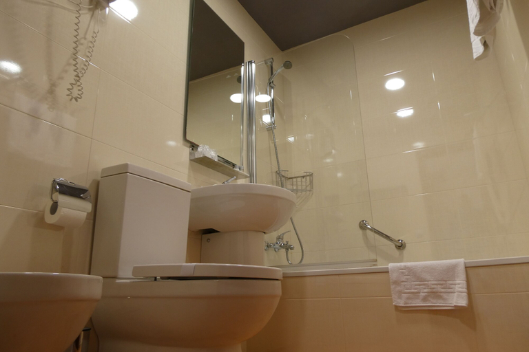 Bathroom 3, Hospederia de Loarre, Huesca