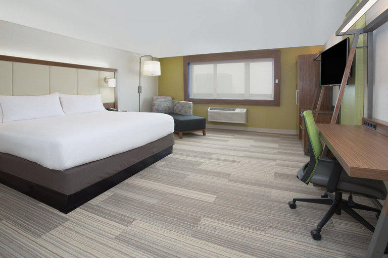 Bedroom 3, Holiday Inn Express & Suites DODGE CITY by IHG, Ford