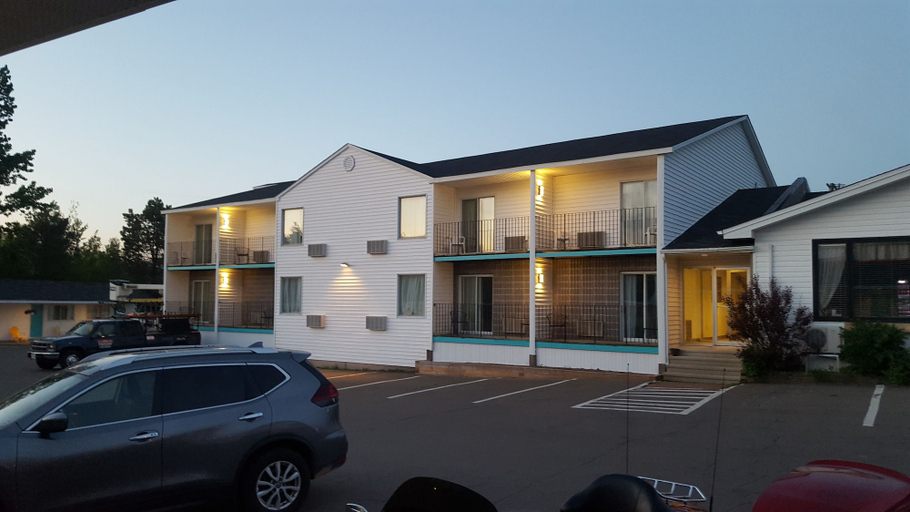 Exterior & Views 2, Auberge Shores Inn & Hotel, Westmorland
