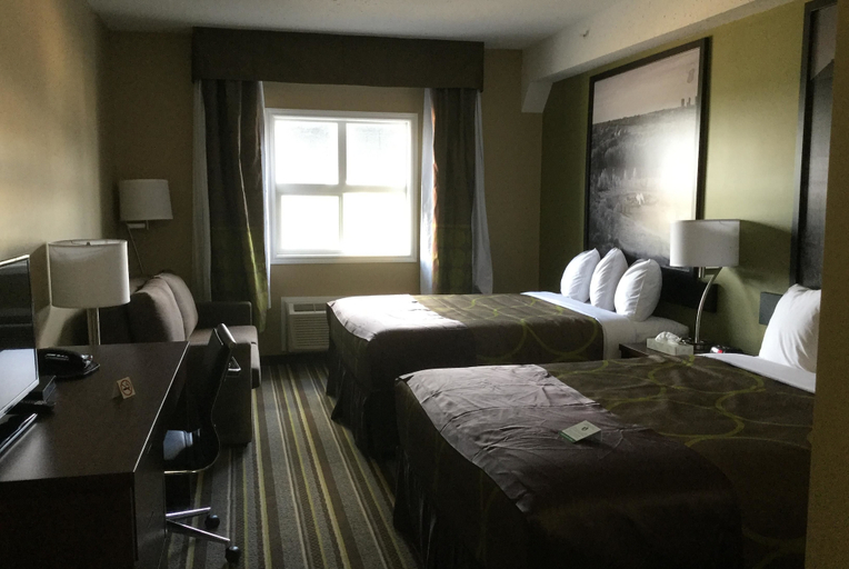 Bedroom 5, Super 8 by Wyndham Hardisty, Division No. 7