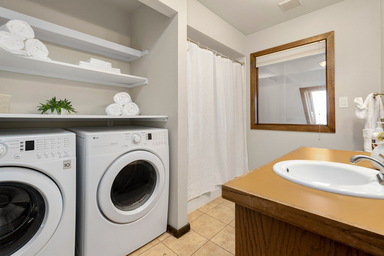 Bathroom 4, Peaceful Retro Retreat W/ Stunning Lake Views!, Larimer