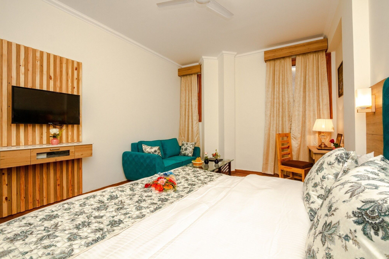 Bedroom 2, Anand Vardhan Resorts, Kullu