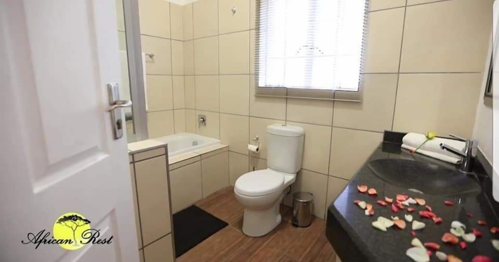 Bathroom 4, African Rest Lodge, Ehlanzeni