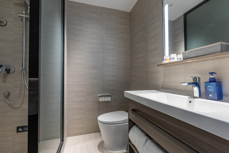 Bathroom 4, Hanting Hotel (Tianjin Yibin Road Metro Station), Tianjin