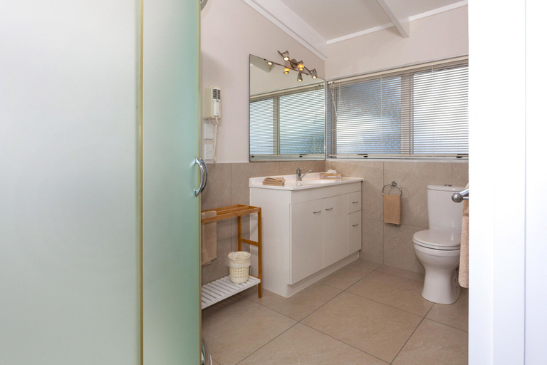 Bathroom 3, Palm Pacific Resort and Motel, Thames-Coromandel