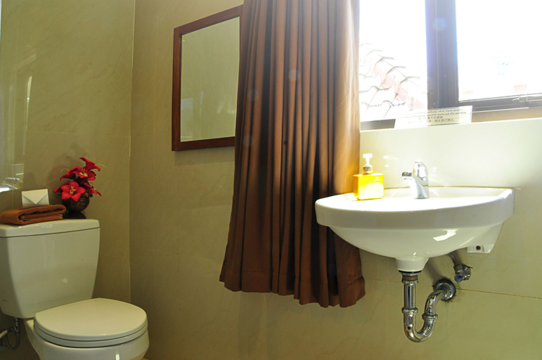 Bathroom 5, Matahari House, Badung