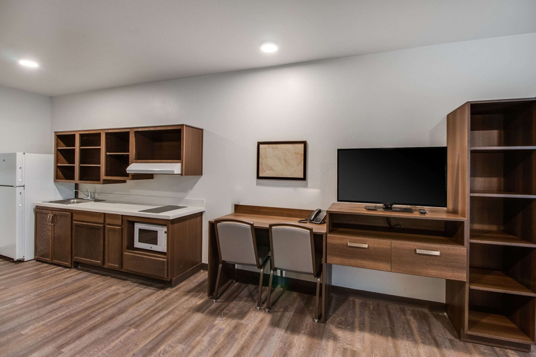 Others 5, WoodSpring Suites Bakersfield Airport, Kern