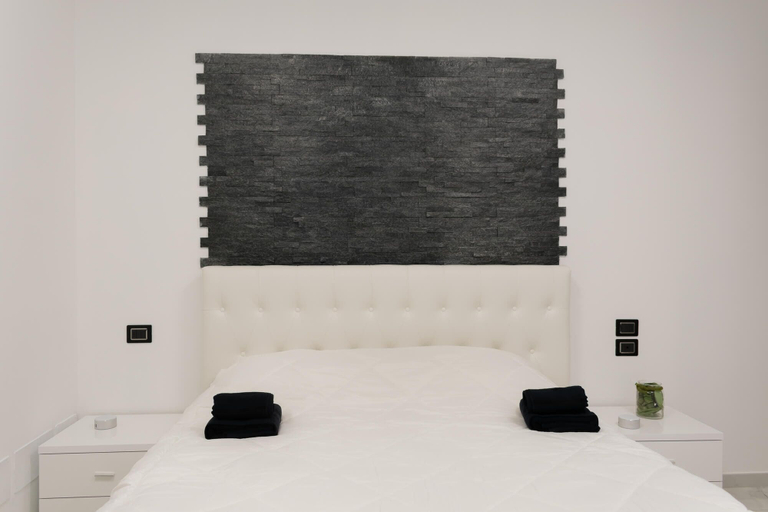 Bedroom 2, Royal Central Room, Bologna
