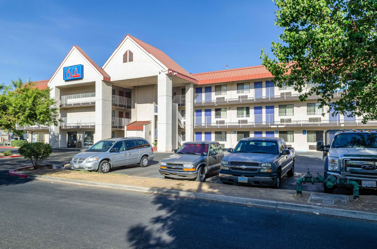 Motel 6 Fresno, CA - Yosemite Hwy, Fresno