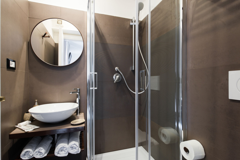 Bathroom 5, Domus De' Fiori, Rome
