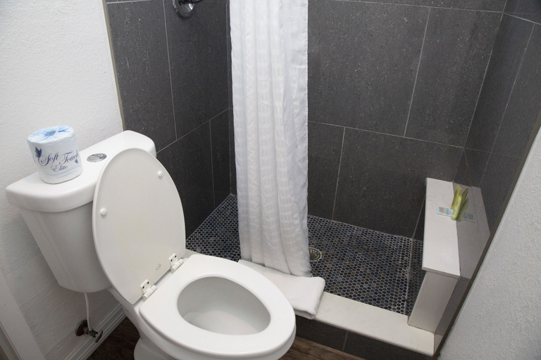 Bathroom 4, Dream Inn, Volusia